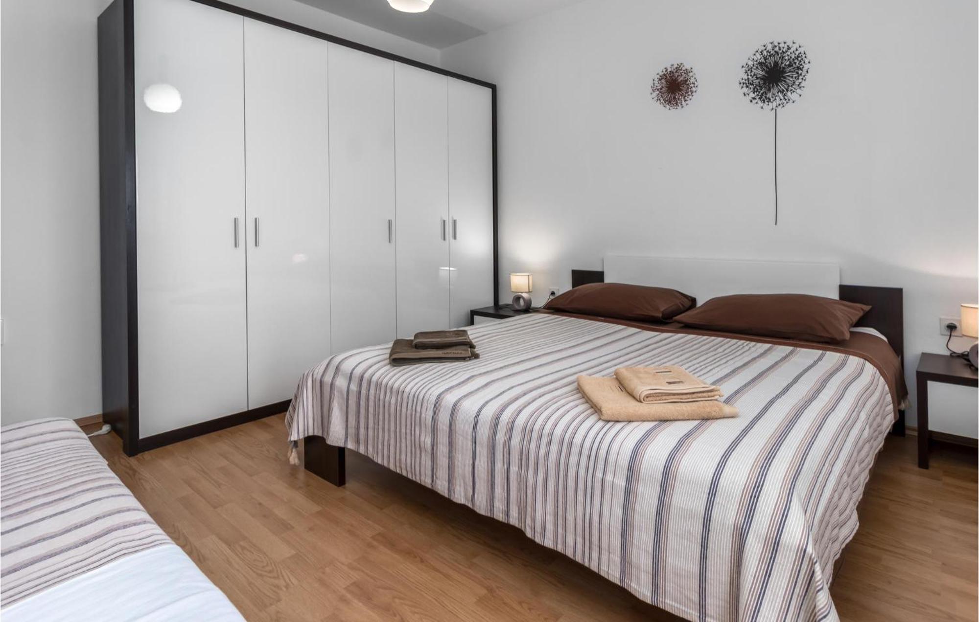 Nice Apartment In Jadranovo With Wifi Luaran gambar