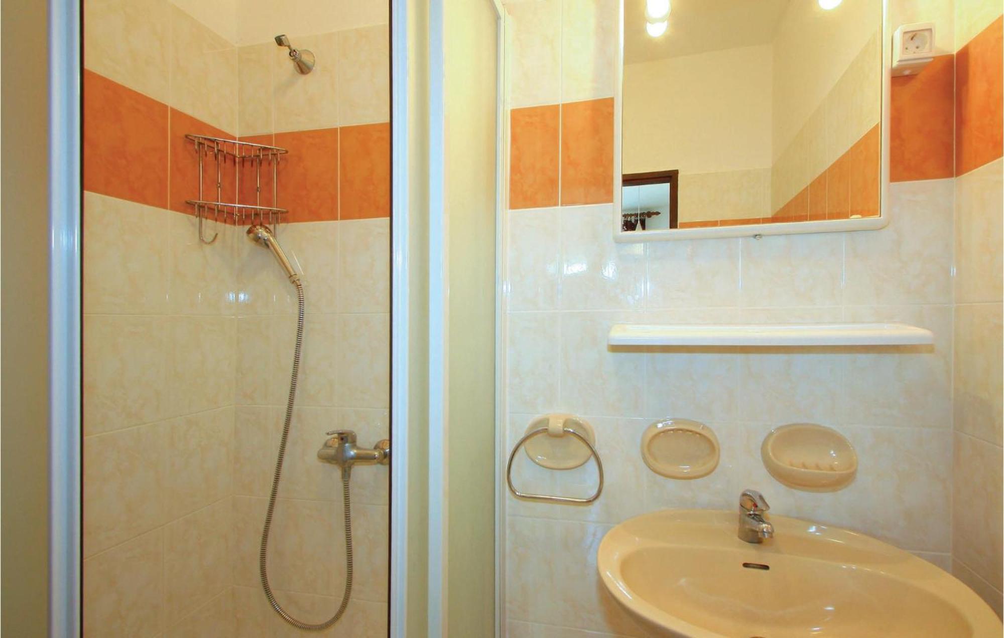 Nice Apartment In Jadranovo With Wifi Luaran gambar